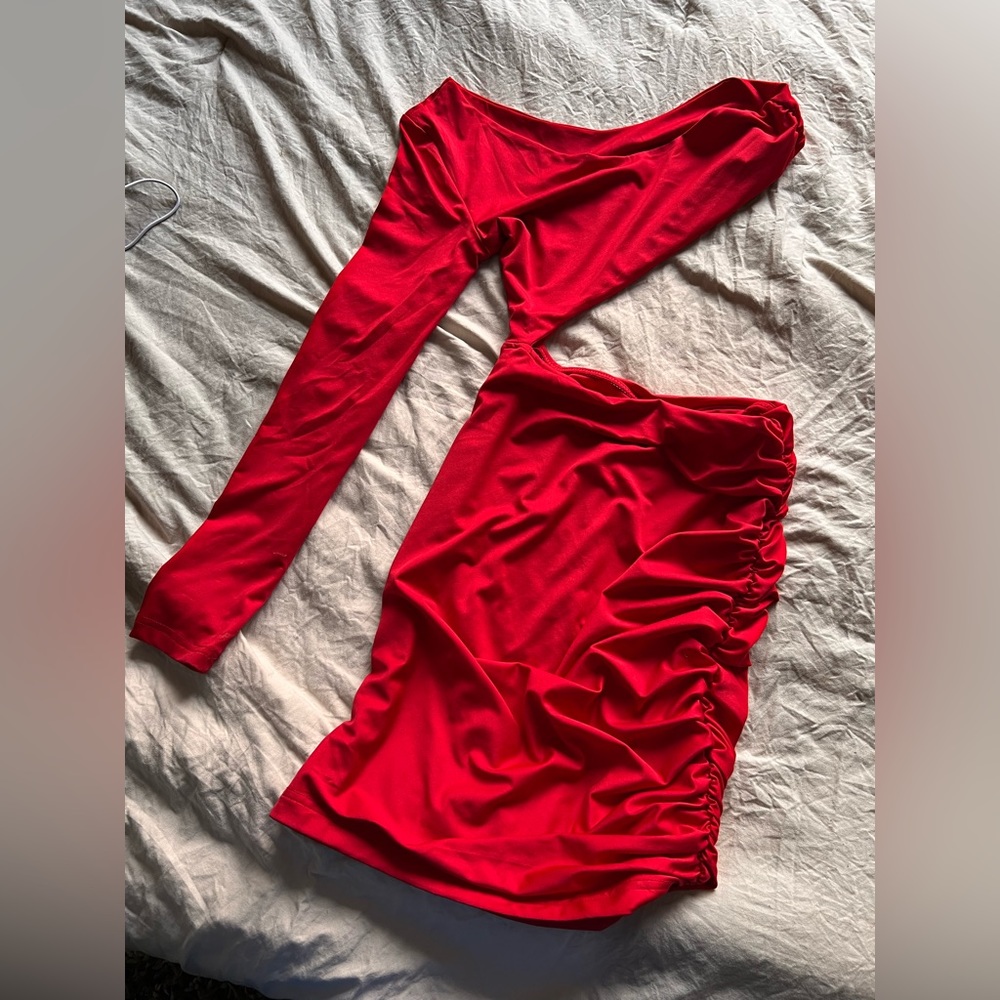Off the shoulder Red form fitting dress